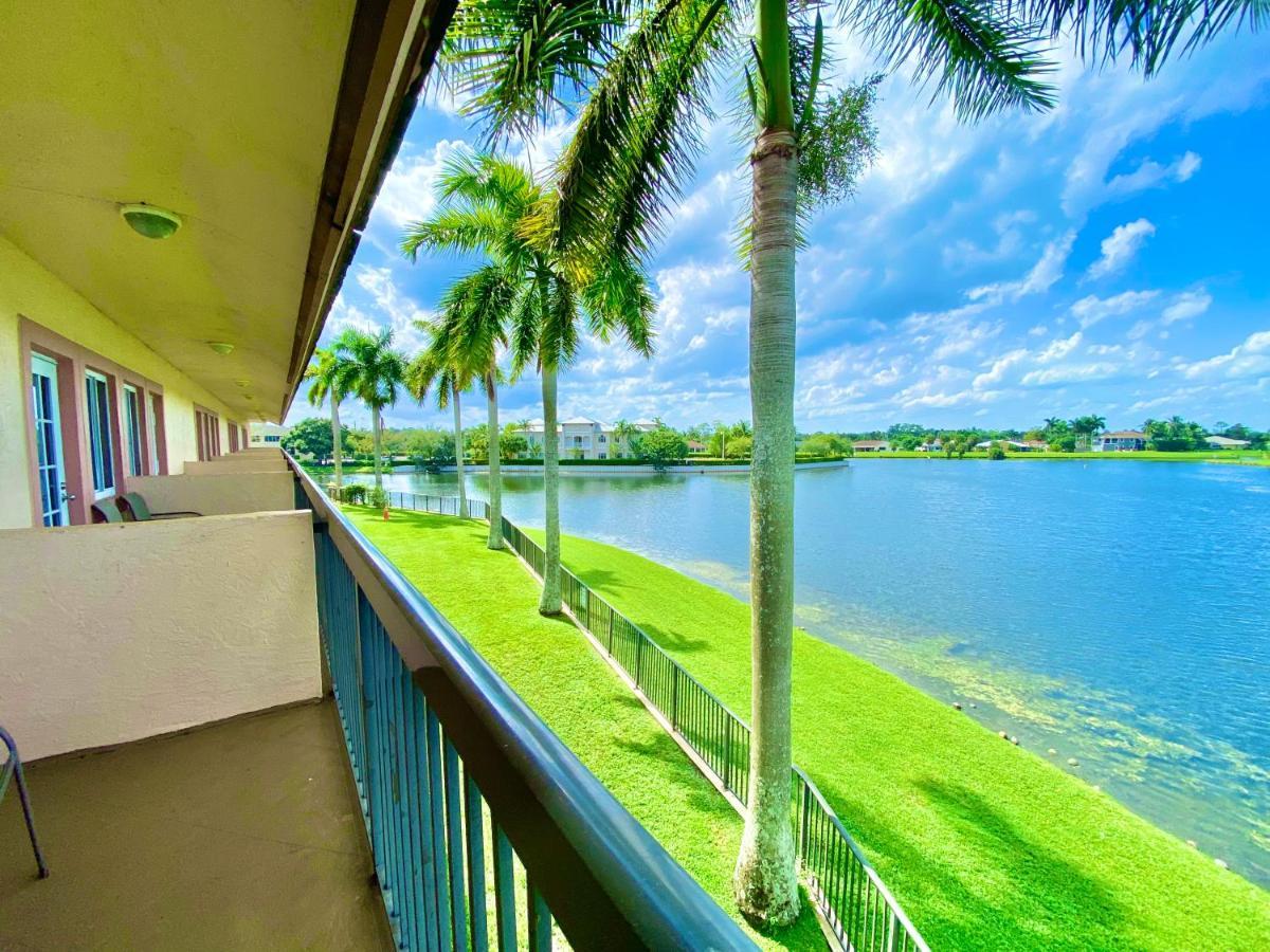 Royal Inn Hotel Royal Palm Beach Exterior foto
